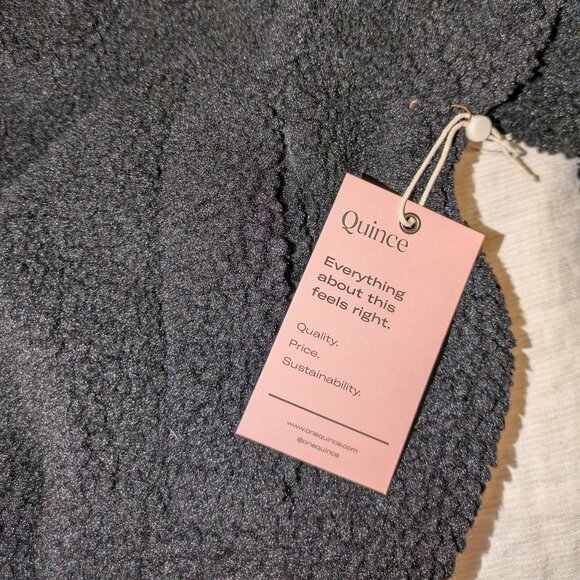 Quince Women's Sherpa Jacket in Black sz M NWT Removable Hood Full Zip - Picture 7 of 9